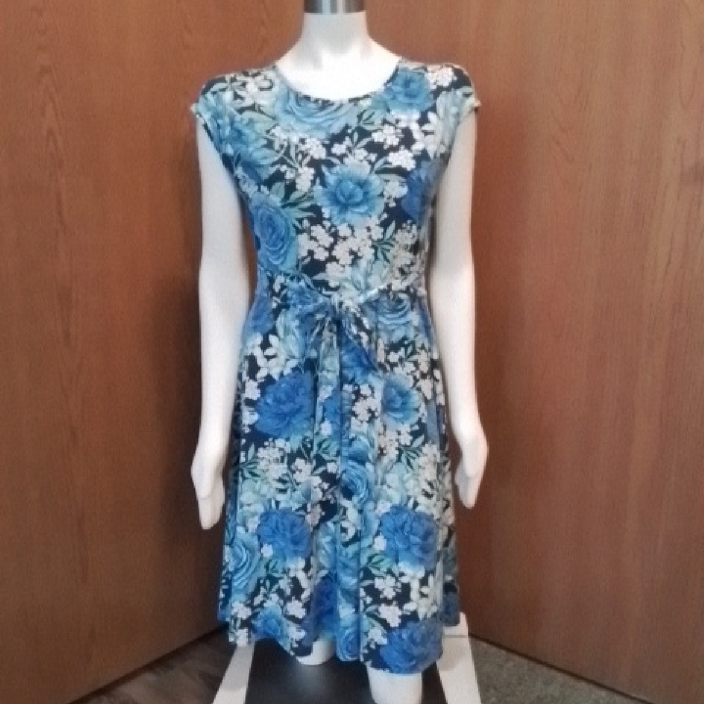 Blue Floral Poly/Rayon Sundress with Cap Sleeves and Crew Neck, Size L.
